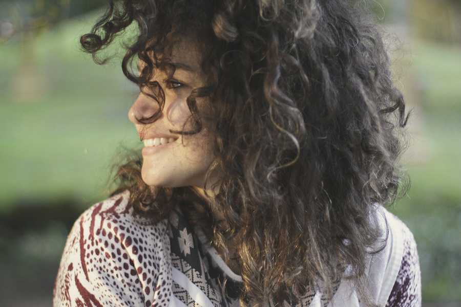 best-remedies-for-frizzy-curls.jpg